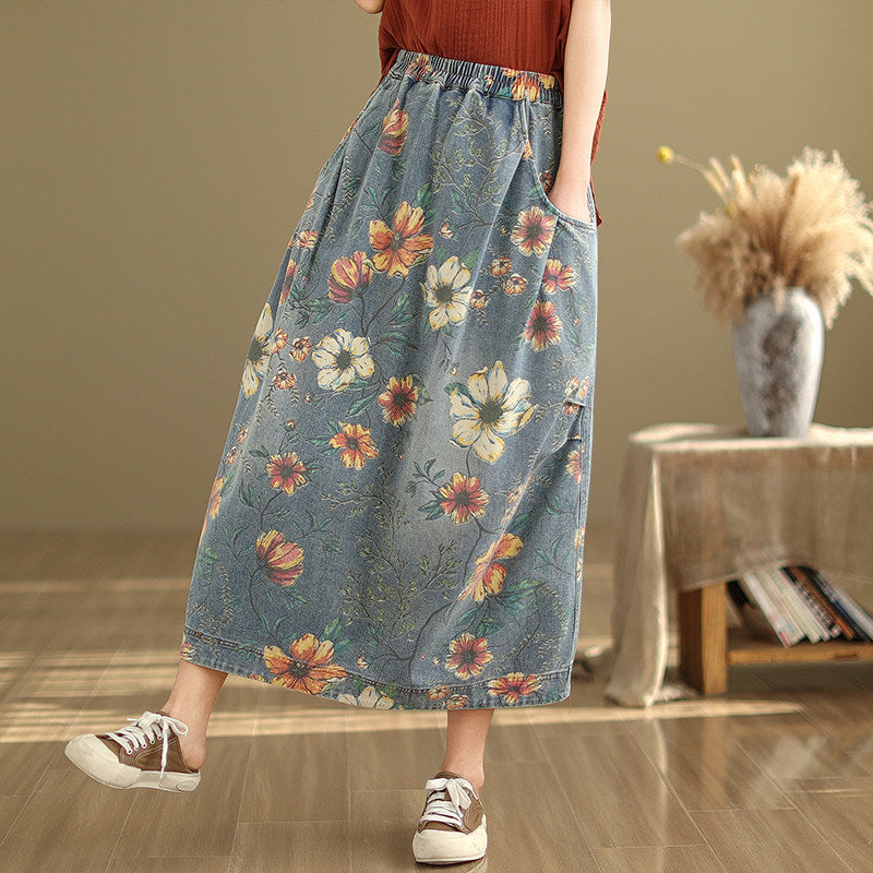 Vintage floral print skirt paired with a simple top for everyday styling