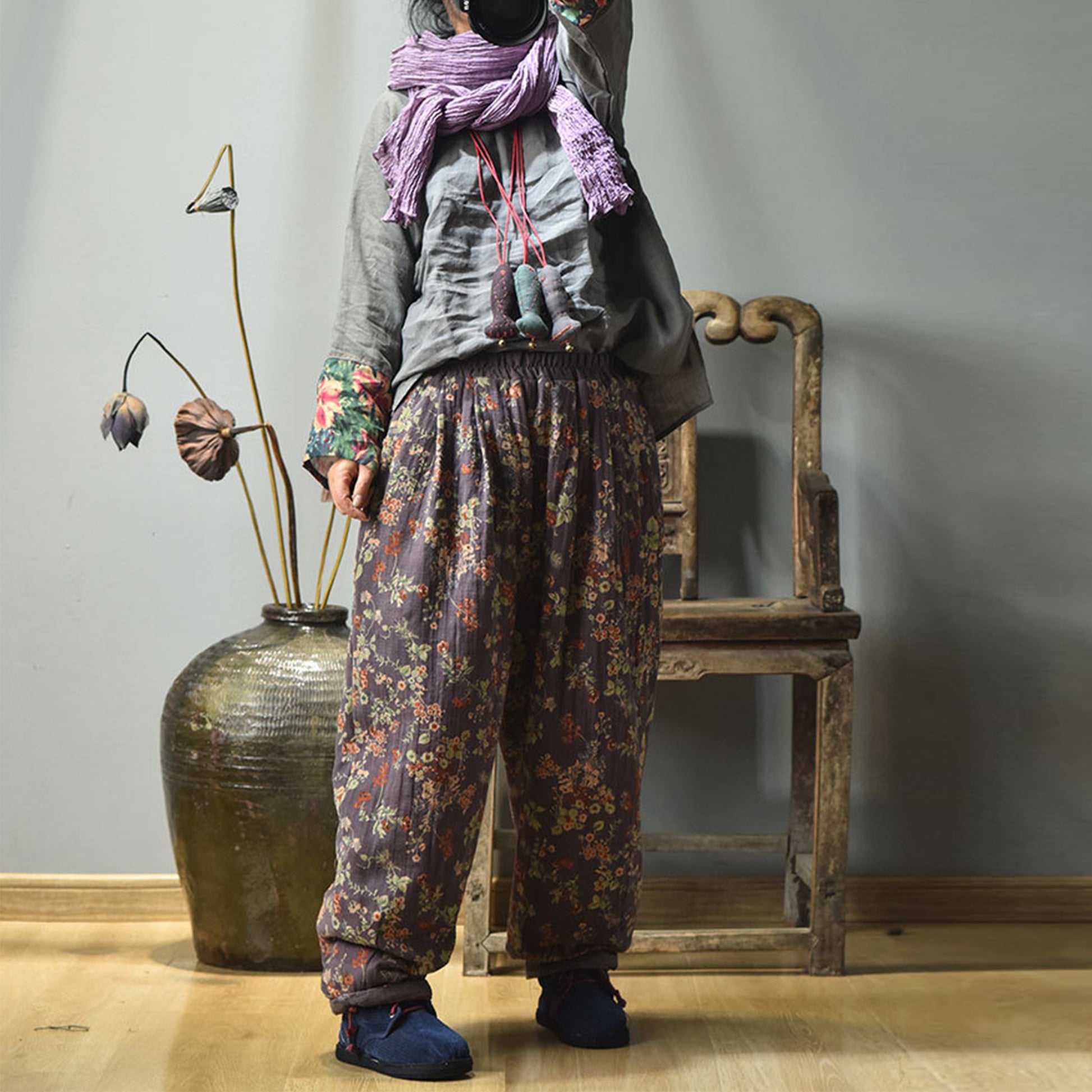 Retro outfit with warm floral quilted pants for cozy style